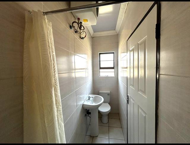 1 BEDROOM FLAT TO LET IN BEDWORTH PARK